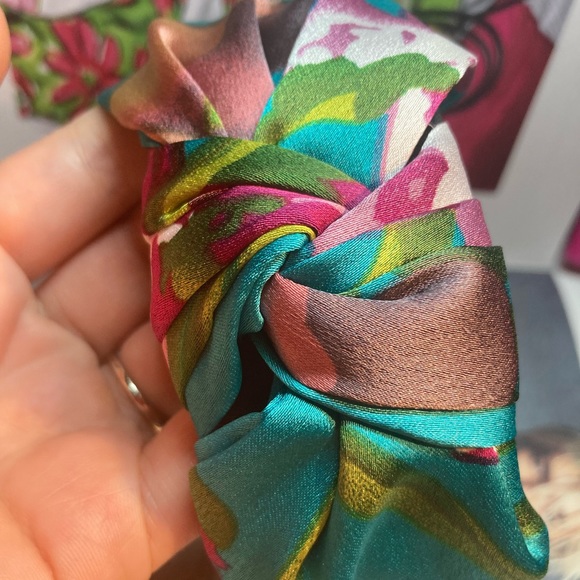 Beautiful Turquoise Headband Silk - Picture 4 of 4